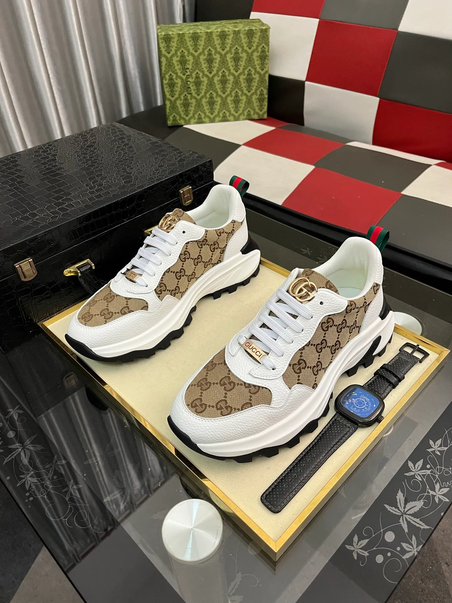 Men's shoes 💰458⌚️⌚️ Gucci •Gucci original quality. ~ Unique modern style sneakers. 🏃A must-have casual shoe for trendy men😍😍 Original brand imported from Italy, imported original leather, sheep lining (refuses to discolor and grind feet) Sole: Original sole provided by the original factory, French lazy style design ⚠️Fit to the feet, original quality attached, super comfortable original sole, code number: 38-444️⃣Colors available